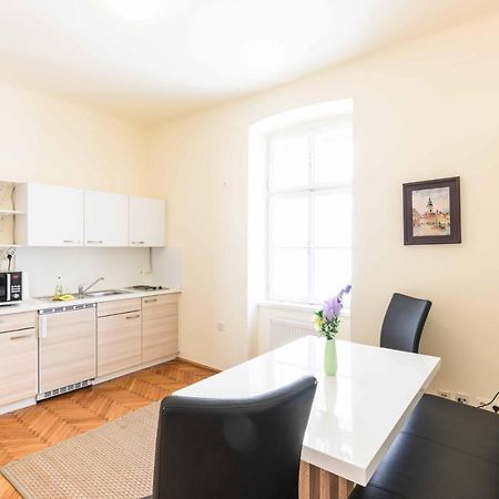 Ferienwohnung Klangturm Im Zentrum Sankt Poelten Exterior foto